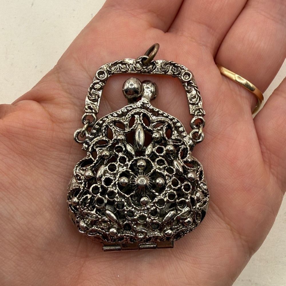 Vtg Silver Tone Purse Pendant Necklace Arthur Pepper Ornate Kiss Lock Signed ART - Picture 2 of 10